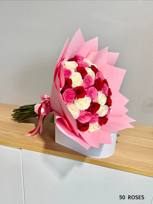 Red, Pink & White Rose Bouquet / Ramo Buchon - Legacy Rose TX