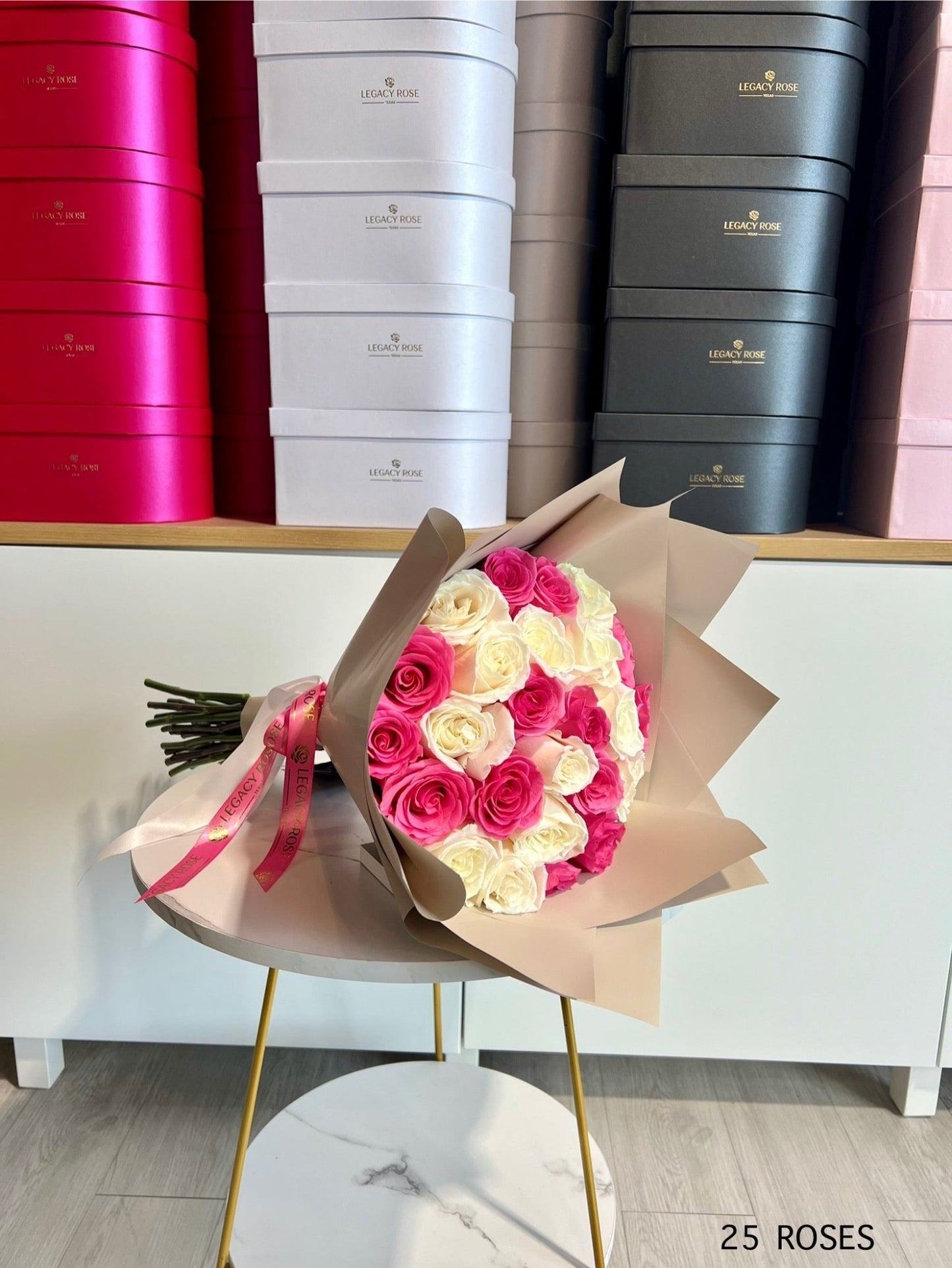 White and Pink Rose Bouquet / Ramo Buchon - Legacy Rose TX