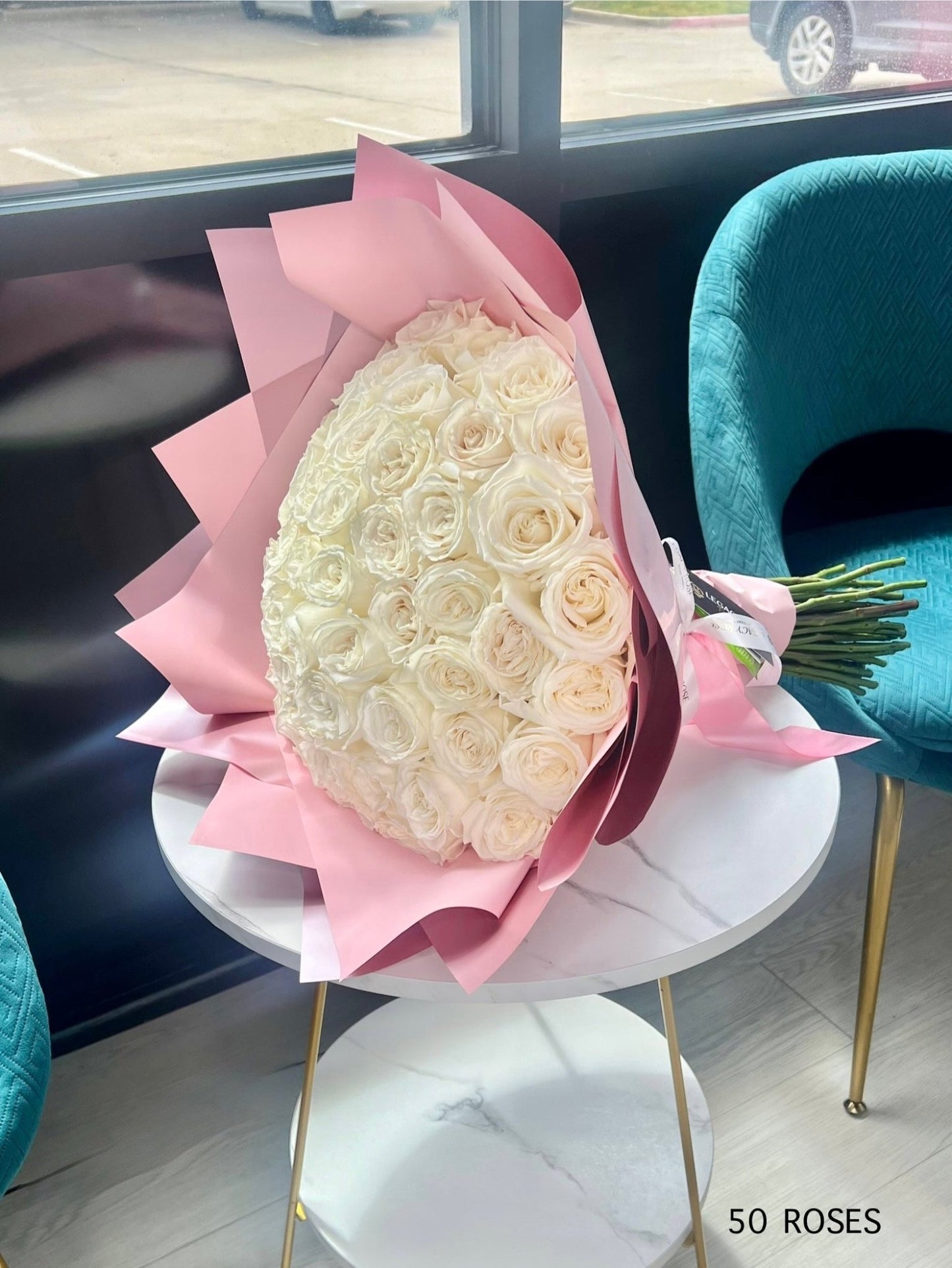 White Rose Bouquet / Ramo Buchón Blanco - Legacy Rose TX