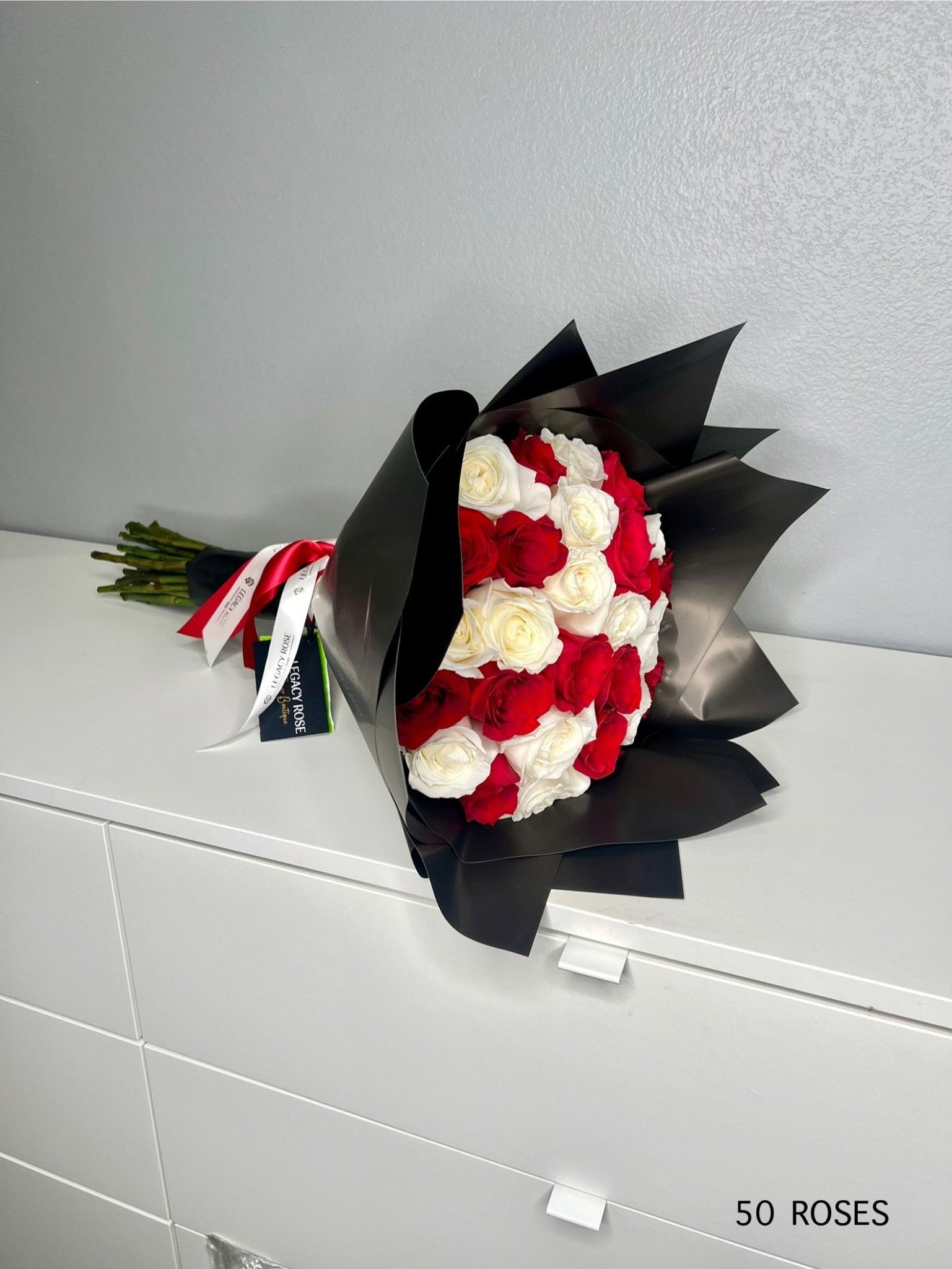 White and Red Rose Bouquet / Ramo Buchon - Legacy Rose TX