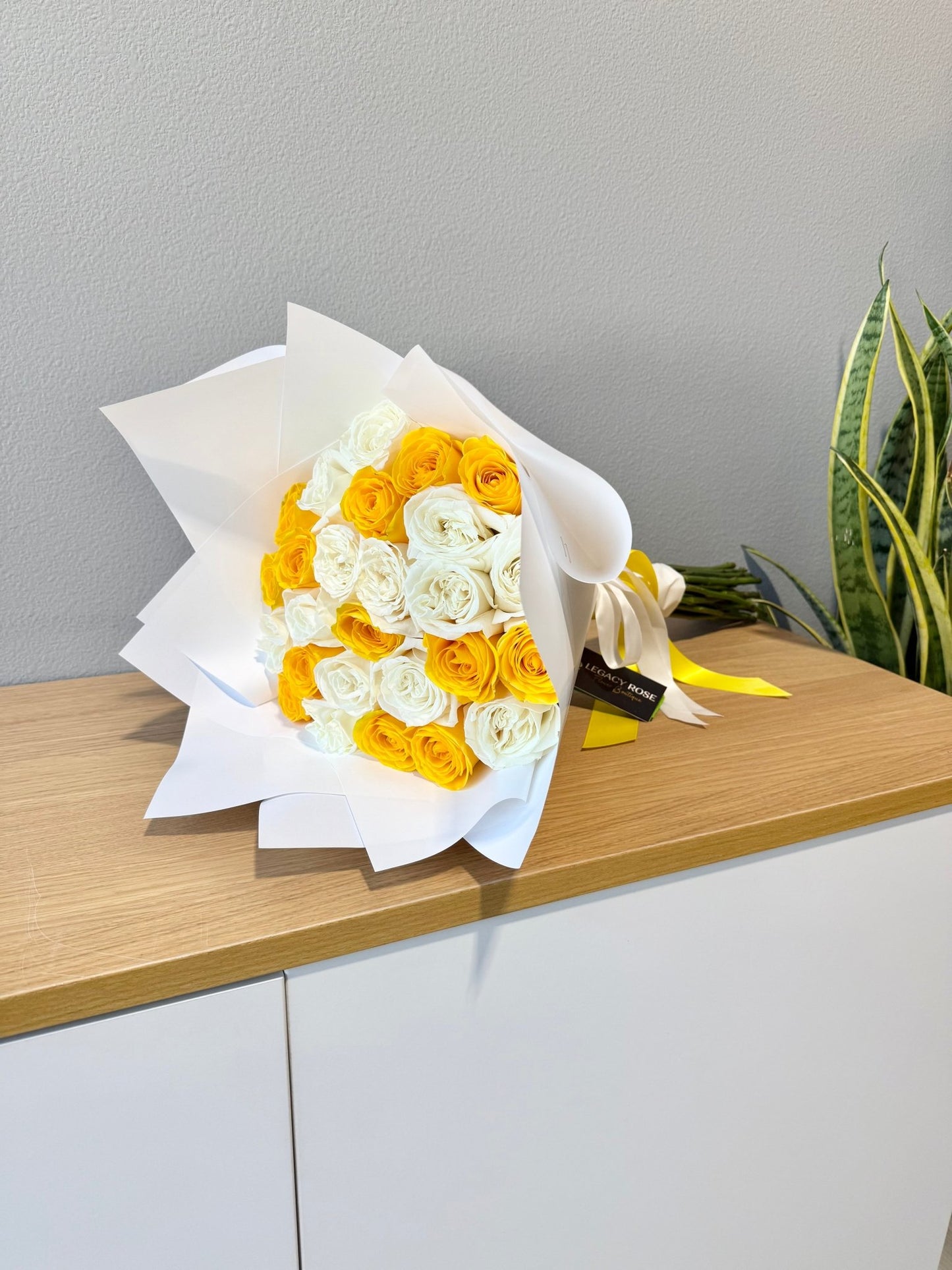 Yellow/White Rose Bouquet / Ramo Buchon Amarillo (Copy) - Legacy Rose TX